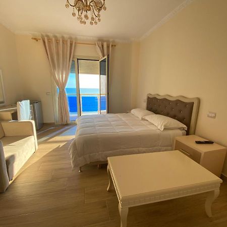 Hotel 3 Vellezerit Durrës 외부 사진