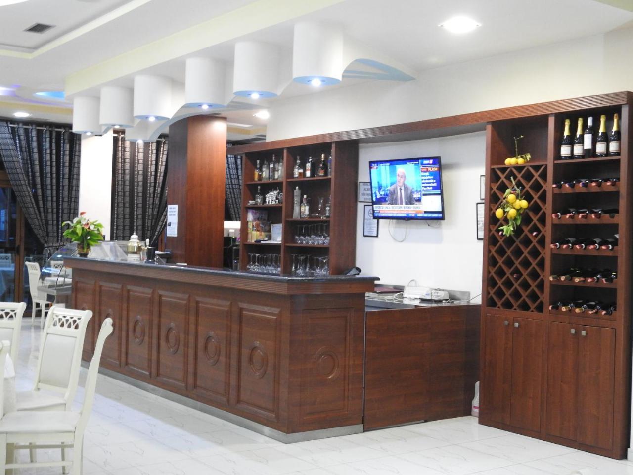 Hotel 3 Vellezerit Durrës 외부 사진