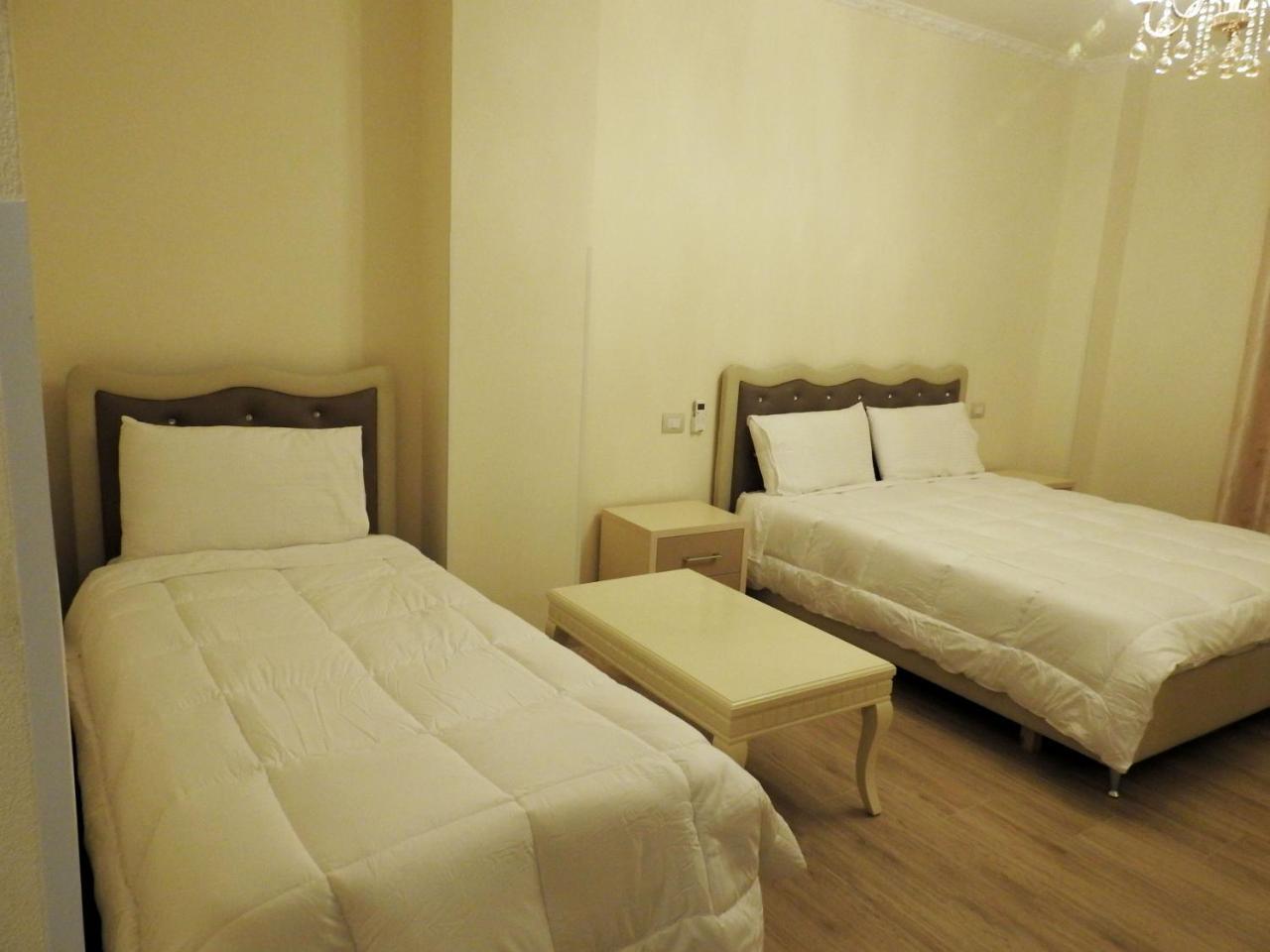 Hotel 3 Vellezerit Durrës 외부 사진