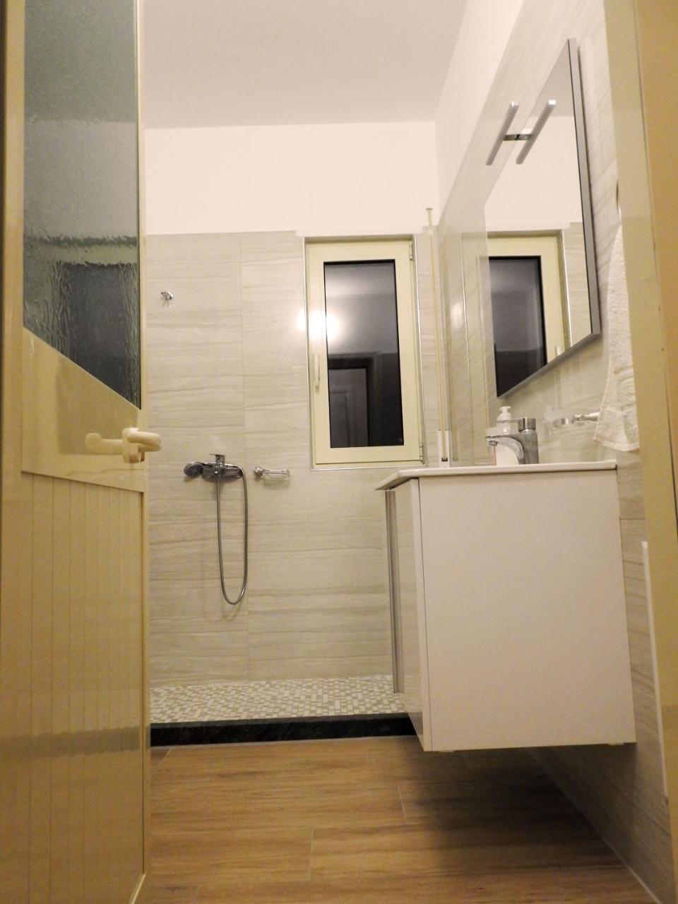 Hotel 3 Vellezerit Durrës 외부 사진