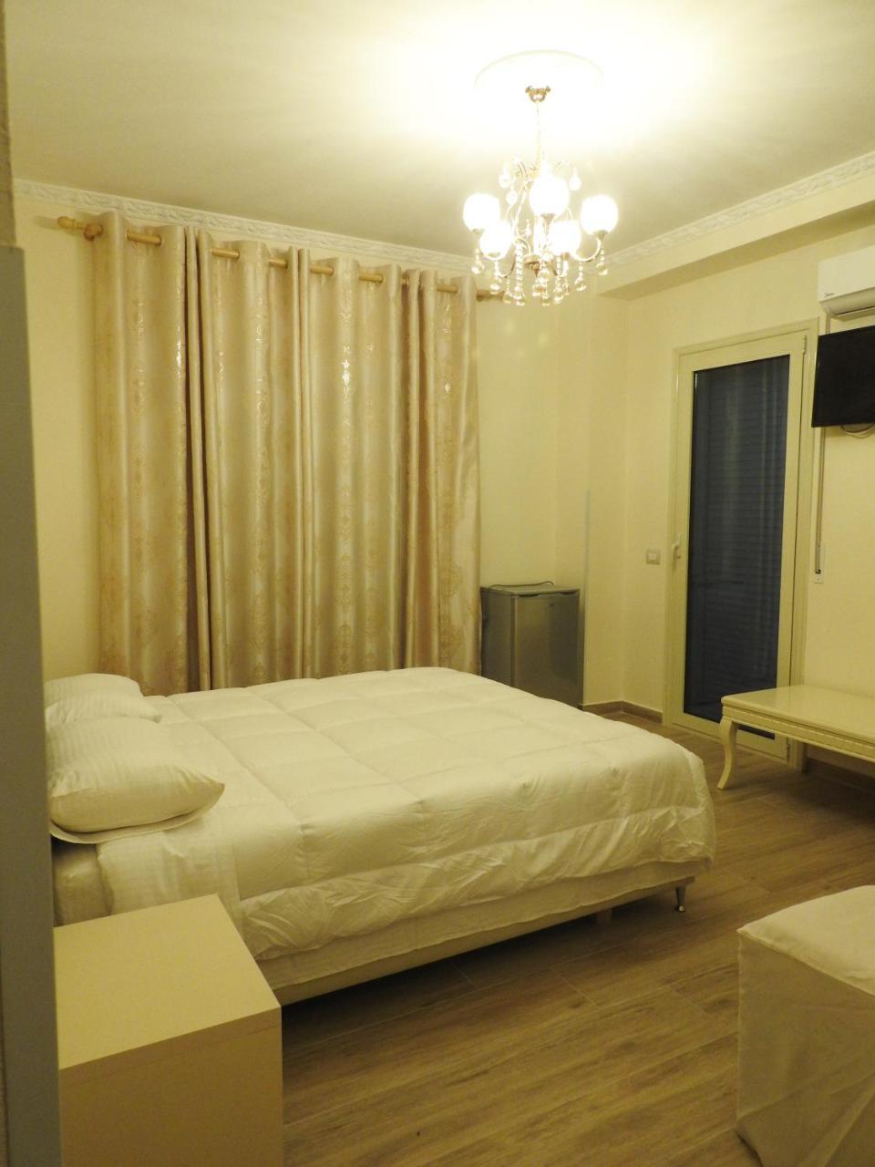 Hotel 3 Vellezerit Durrës 외부 사진