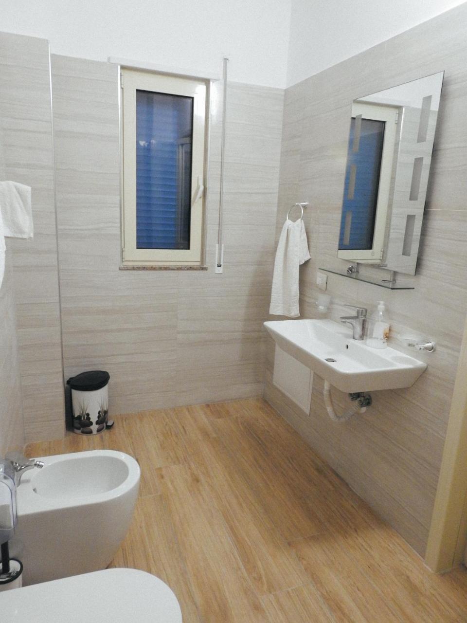 Hotel 3 Vellezerit Durrës 외부 사진