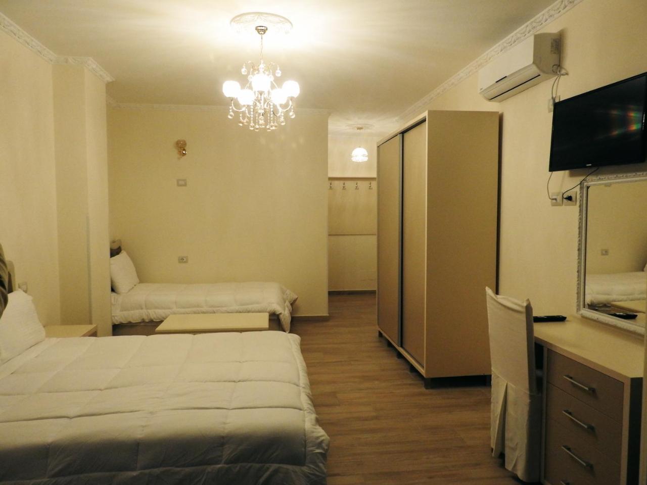 Hotel 3 Vellezerit Durrës 외부 사진