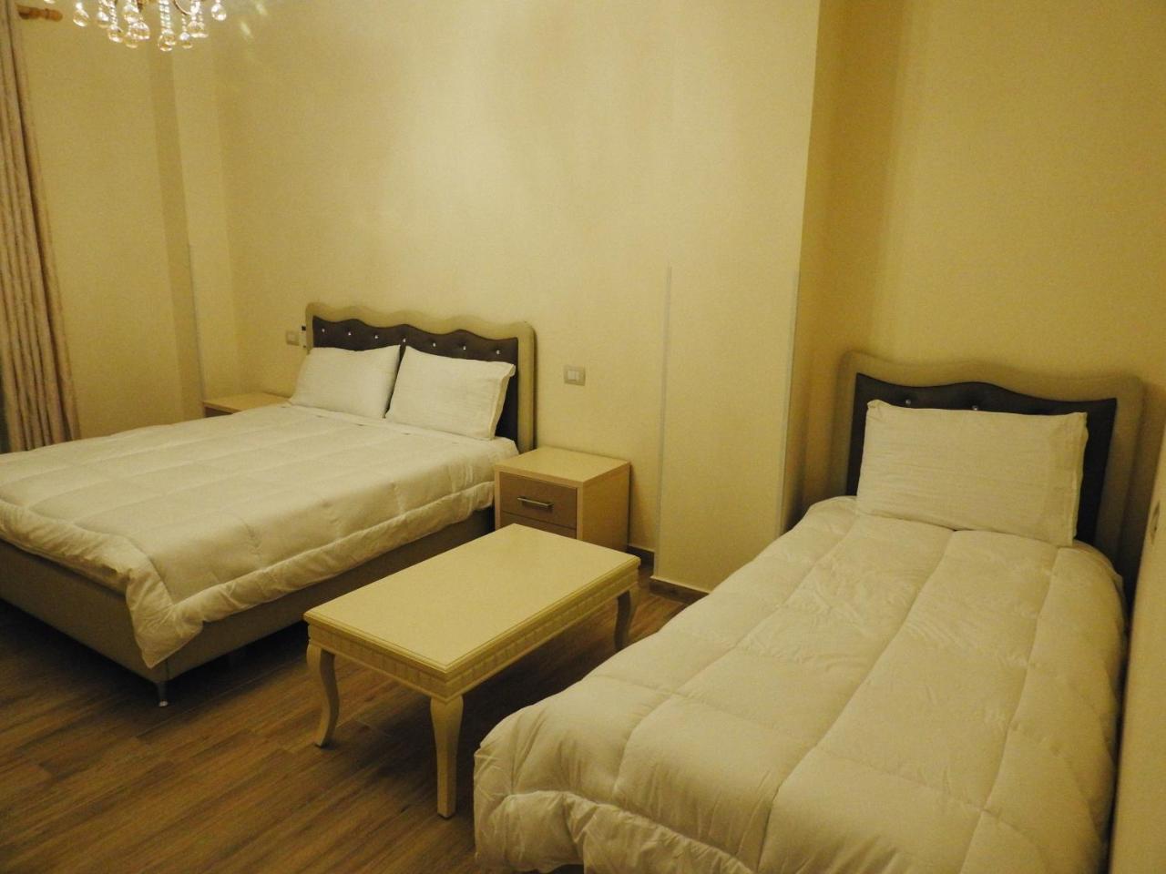 Hotel 3 Vellezerit Durrës 외부 사진