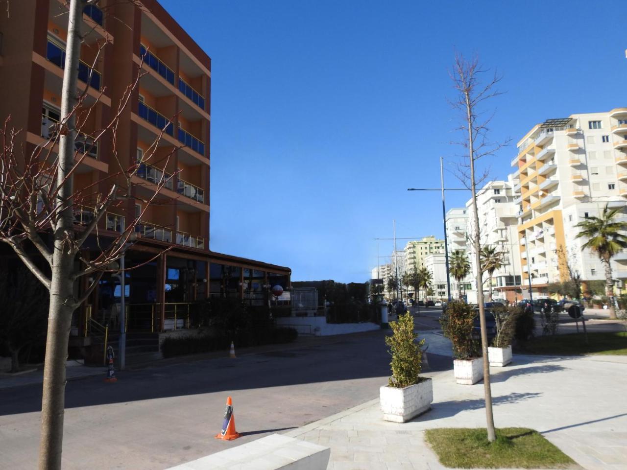 Hotel 3 Vellezerit Durrës 외부 사진